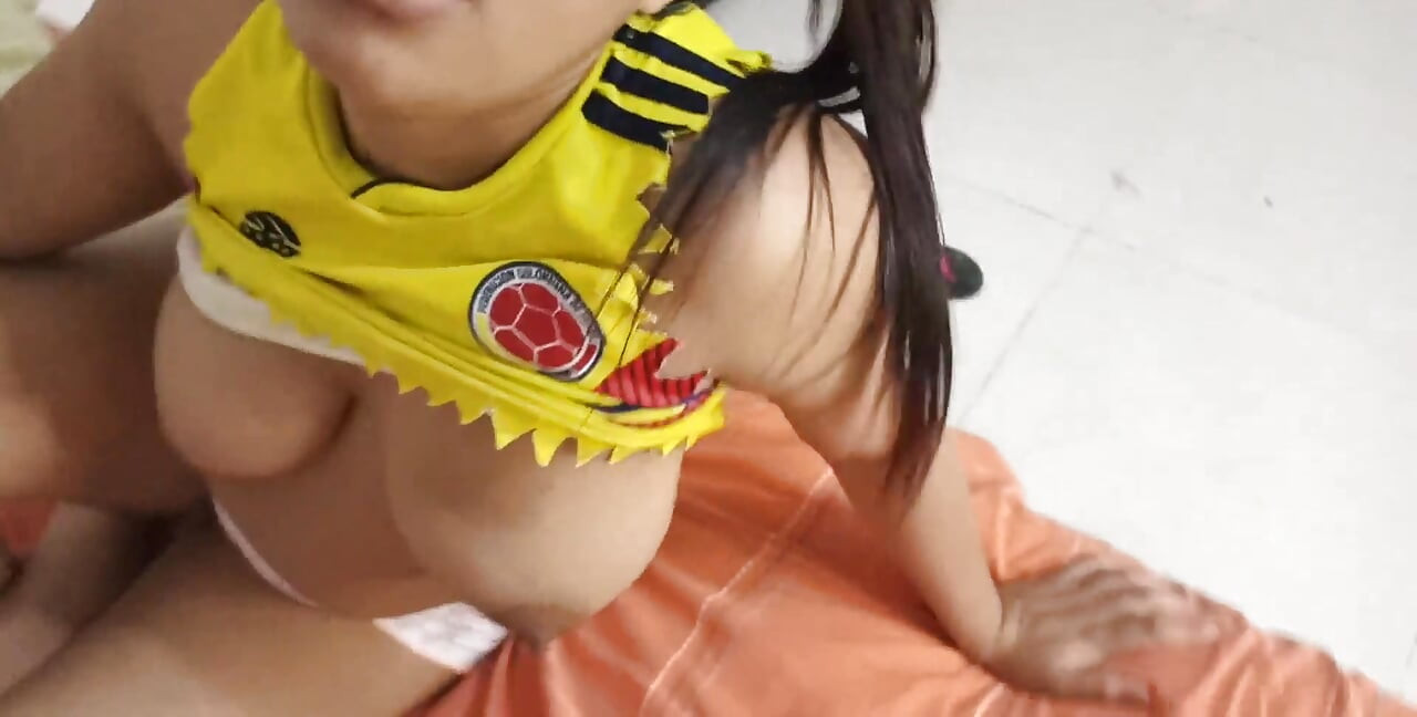 Brunette Stepsister with Big Tits and a Big Ass Colombian in the United States Sold Her Body to Her Stepbrother