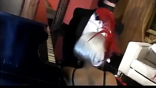Zar zor yasal hatun amının tadına baktıktan sonra harika bir sakso çekiyor