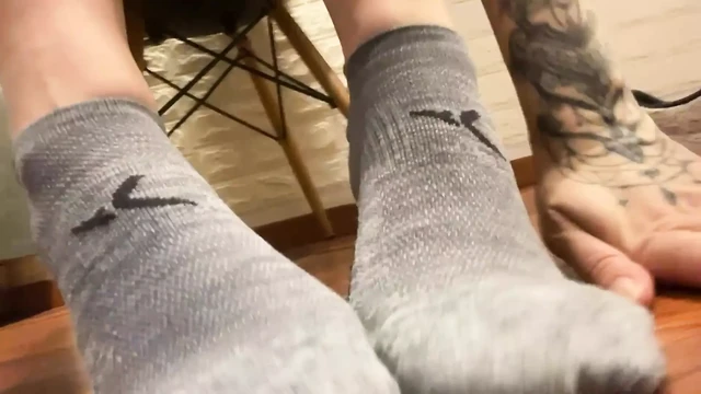 OutDoor Dirty Shoes Feet Smelling