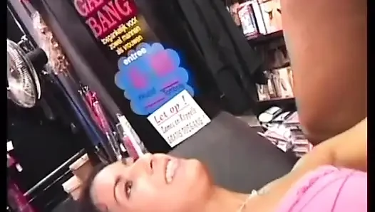 Sexy schlampe anais reitet den harten schwanz