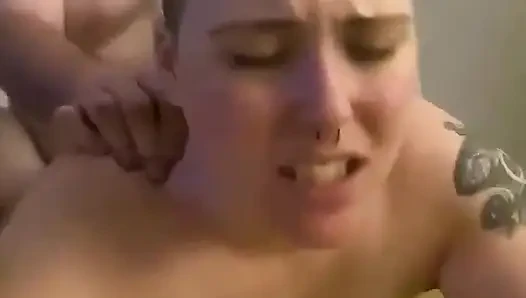Rebecca curves lagi asik bersenang-senang sampai merem melek
