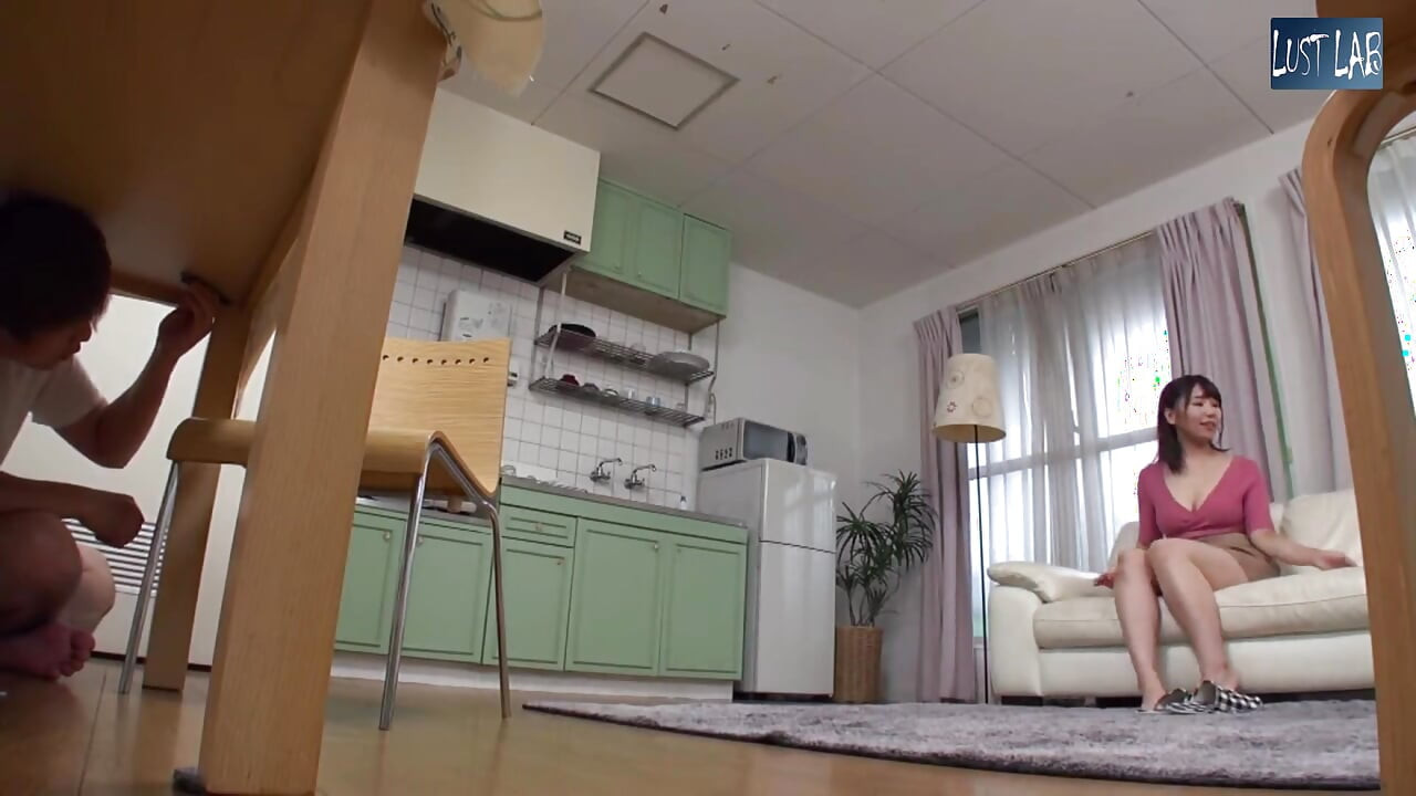Confident Married Neighbor Catches My Eyes and Boldly Escalates a Morning Tease Part2