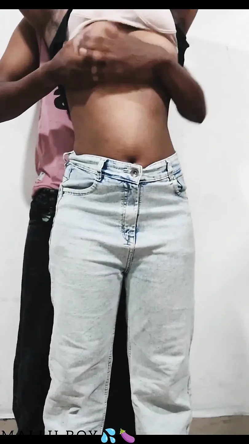操邻居女孩的下流话让骚逼
