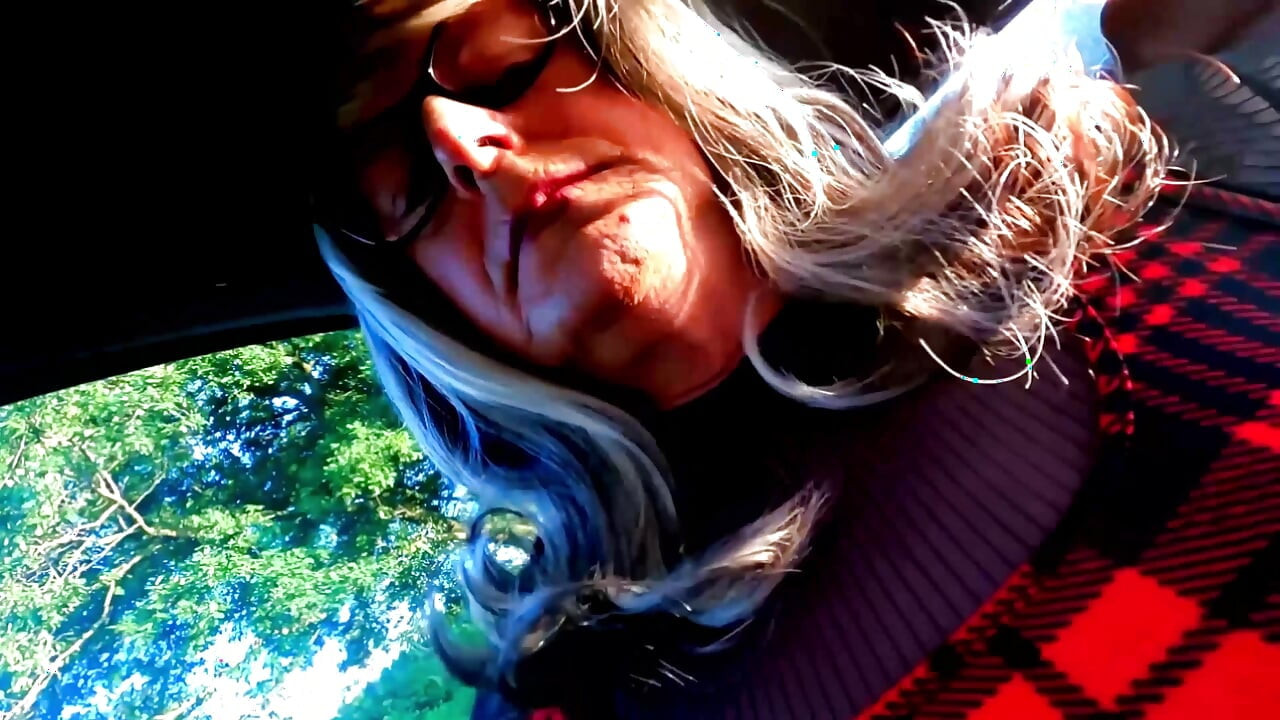 Amateur crossdresser kellycd2022 evening drive