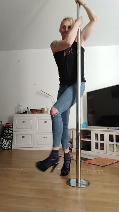 Pole dancing