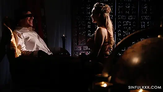 Kenikmatan bersalah di kantor! Vitoria von teese, karina king & denis marti untuk sinfulxxx