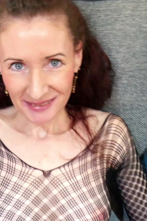 Scarlet Louise Pussy Reveal Photoshoot