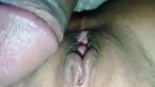 Ngentot memek sempit saudara tiriku.