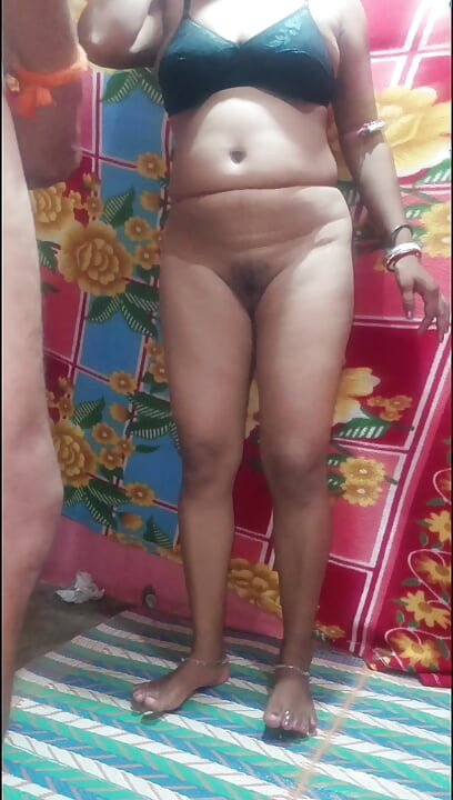Neighboring Desi Indian Beautiful Girl Friend. Came to her husband's friend's house to fuck, inserted his thick penis deeply int