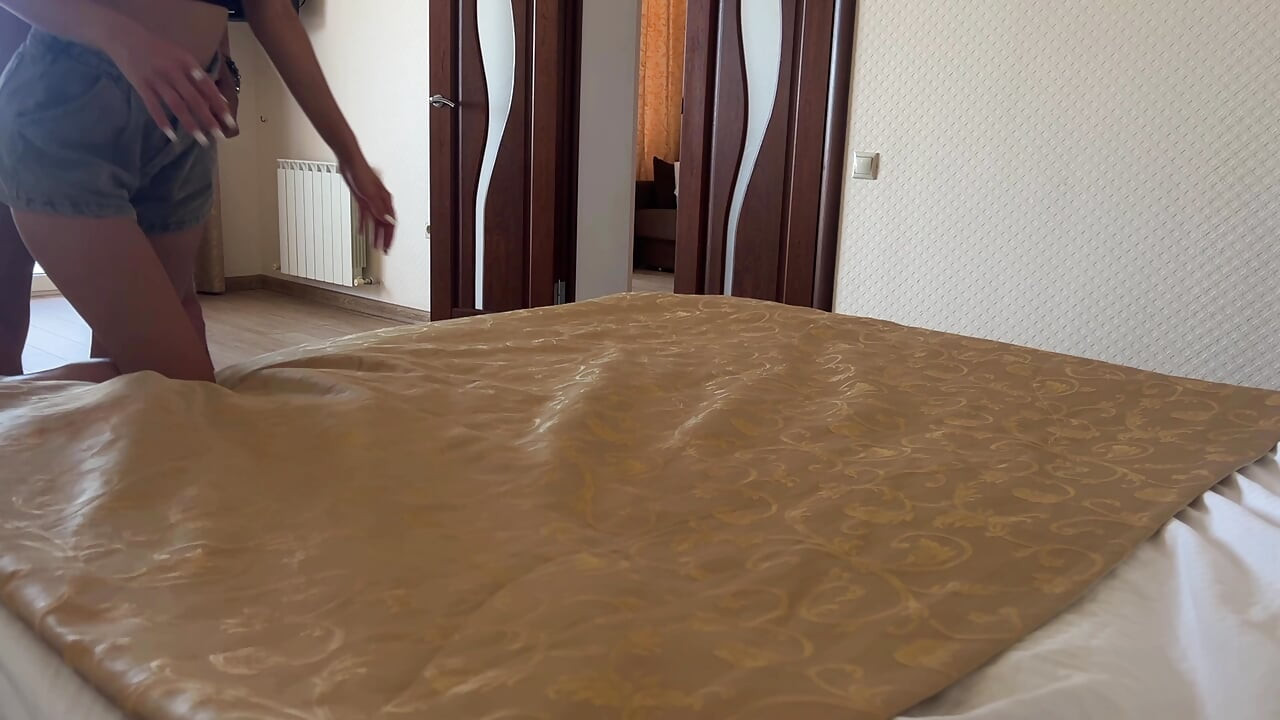 O soție infidelă îl înșală pe soțul ei HOTEL