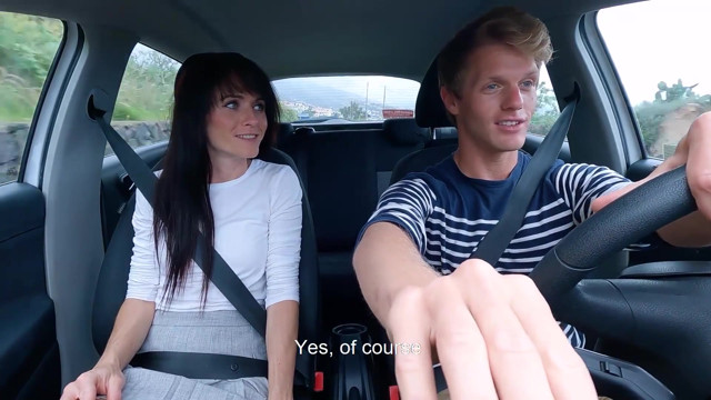 Cheating BF on back seats in Mr. Pussylicking car