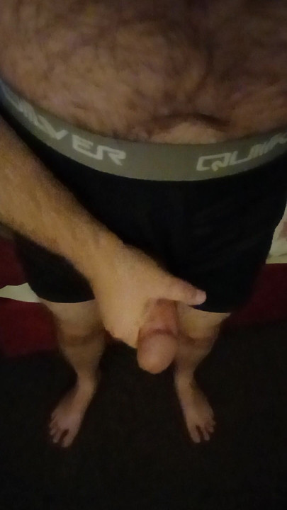 Mă masturbez în căsuța mea de la Quicksilver, gri închis