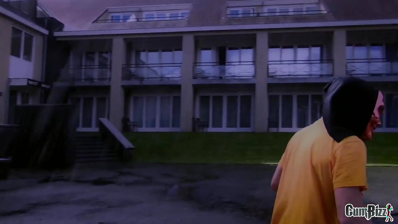 トリックオアトリート熟女中出し輪姦サブリナ深い