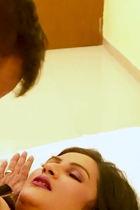 Hardcore Fucking with Office Boss for Her Salary Increment