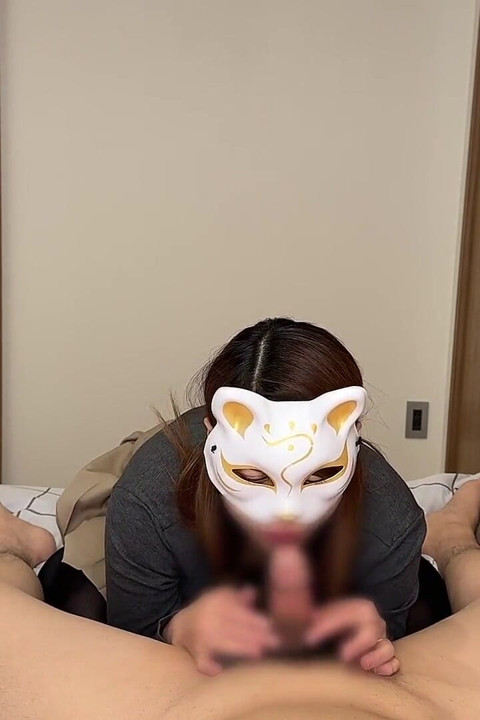 Masturbation Support Video That Repeatedly Stops with Handjob