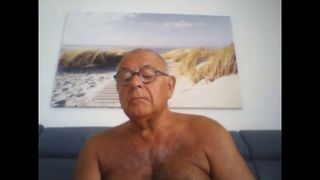 Vovô gozando na webcam