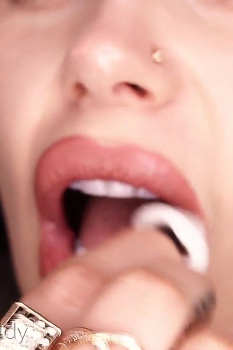 3 lipstick = 3 JOI = 3 cum countdown
