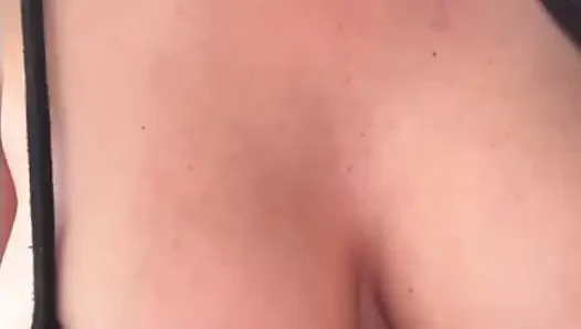 Моя мачеха с молочными сиськами и нежной киской
