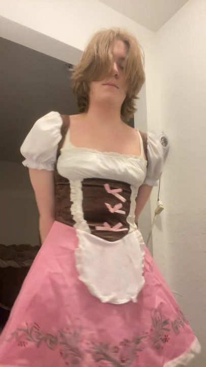 Sissy maid shows her ass