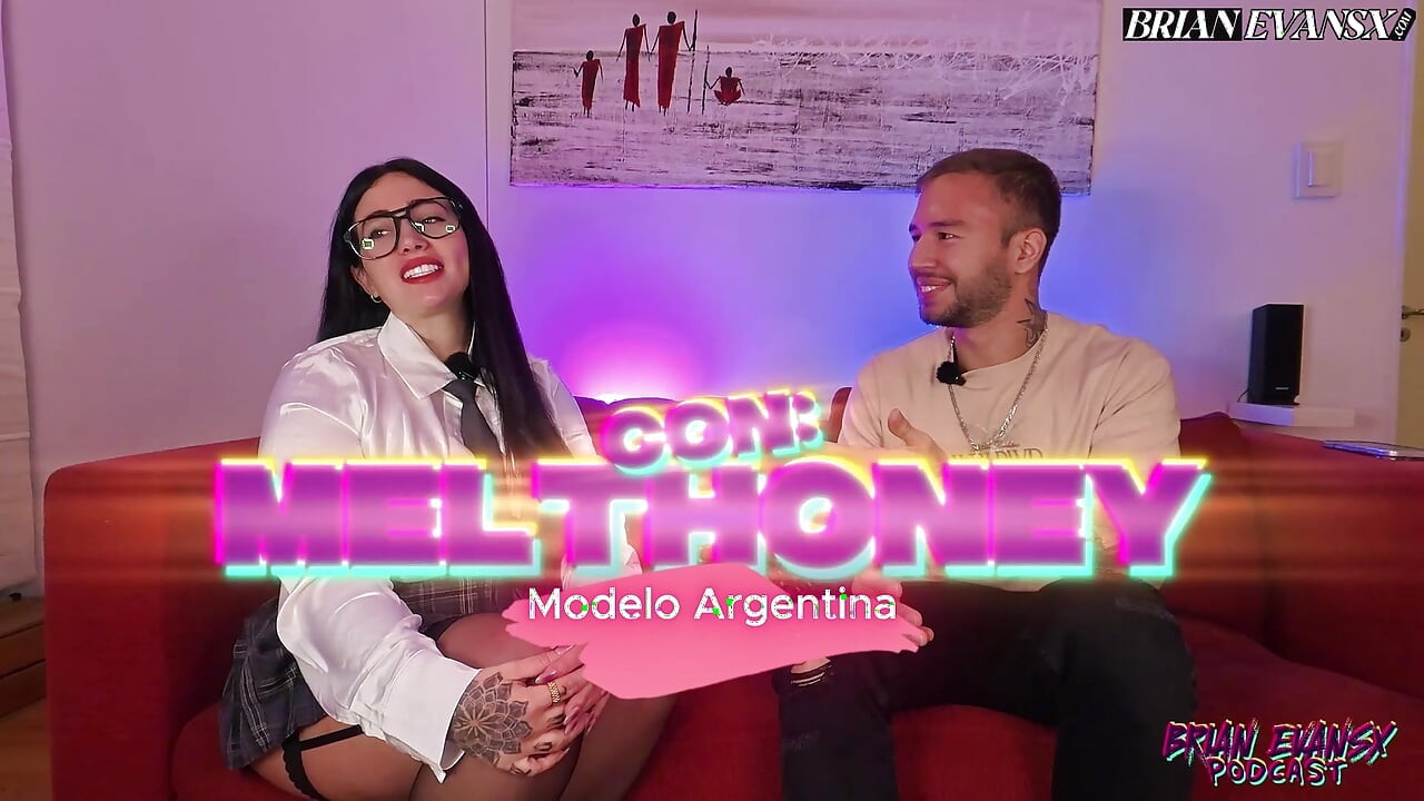 Melthoney Sucks Her Feet and Busts Her Big Ass After an Interview with Brian Evansx
