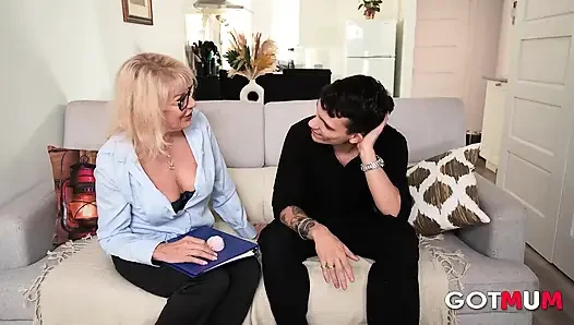 Got Mum - nenek tua ini dientot sama cucu tirinya sendiri