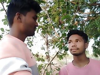Bosque Indio selva besos gay Voz hindi.
