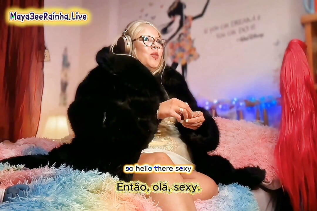 Instrucțiuni de masturbare fierbinți cu zeița matură sexy braziliană mare și frumoasă în aur