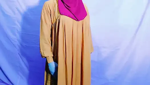 Masturbation and dirty talk by a very beautiful Bangladeshi stepmother