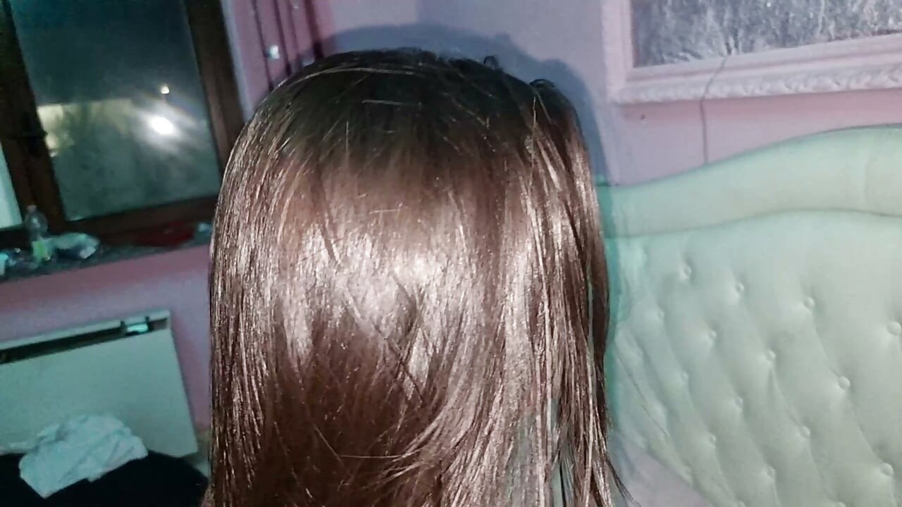 Awek Itali Martina Smeraldi tidak boleh berhenti memancut mani semasa dikongkek oleh 2 kote hitam besar