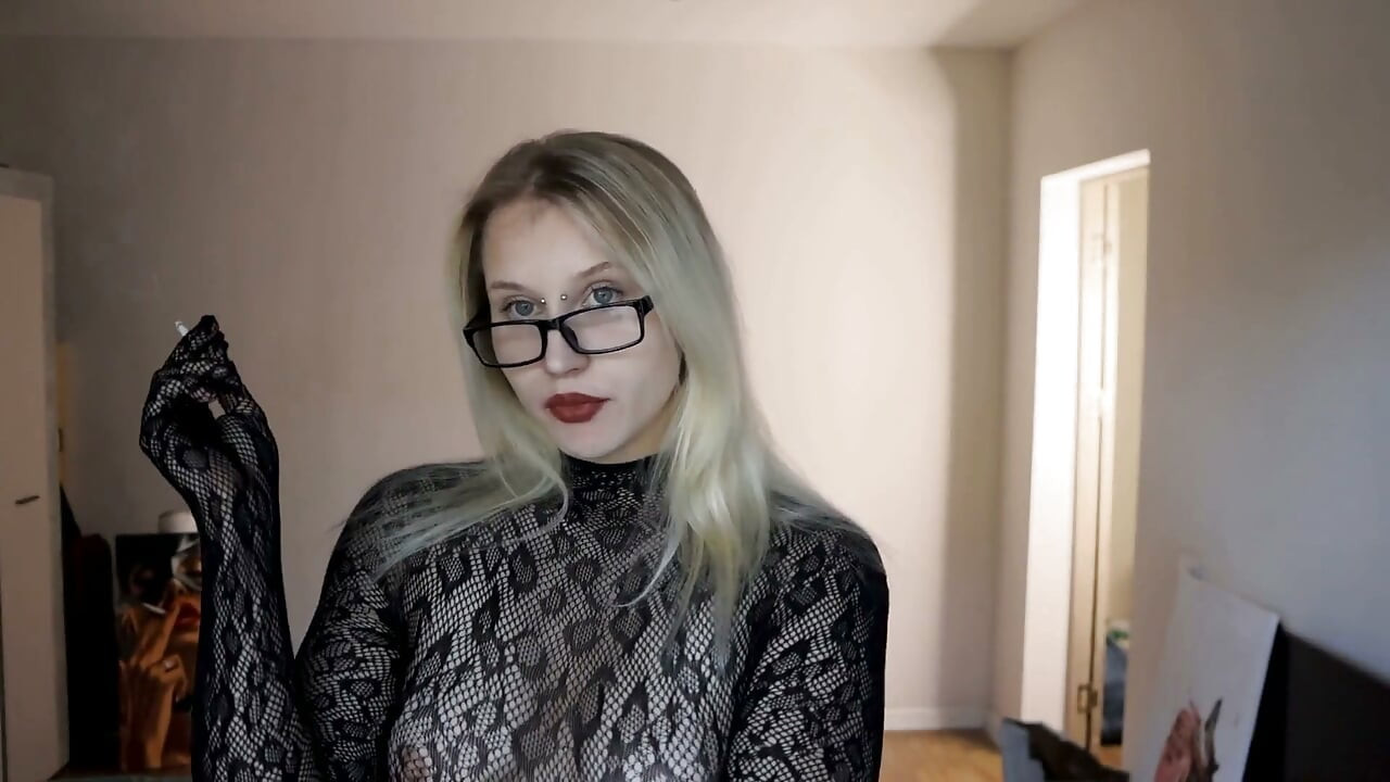 Ashtraygirl