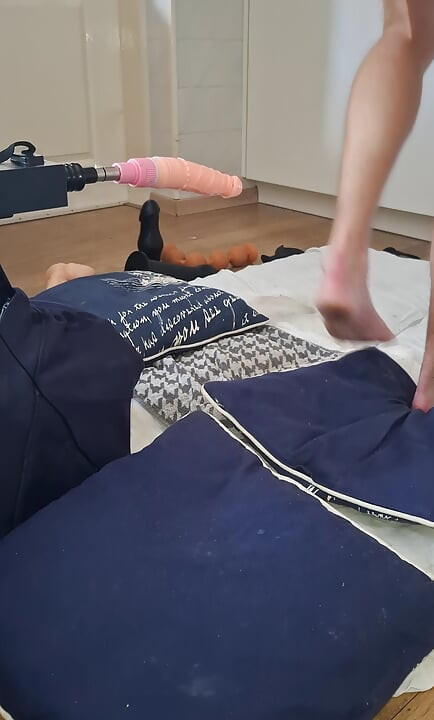 Extreme hot twink gets his ass destroyed by fuckmachine orgasm