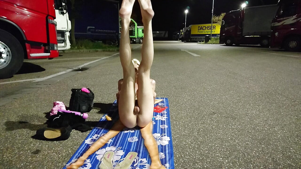 Naked by the truckers