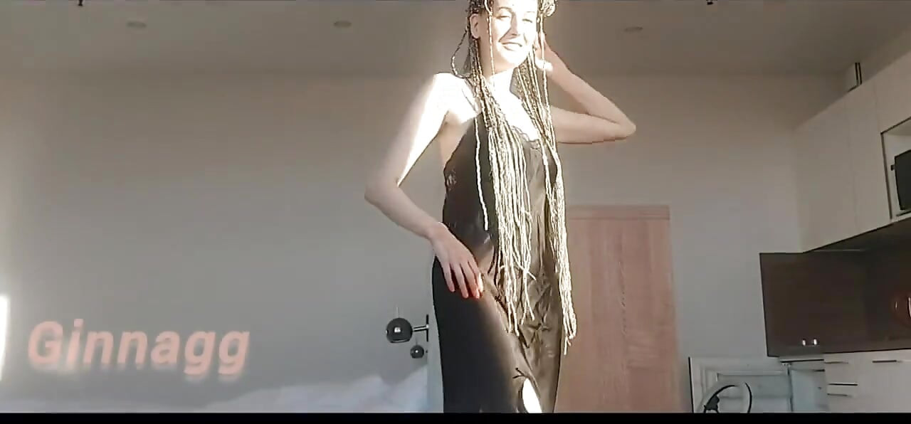 Natuurlijk lichaam, harige oksels, harig poesje, harige kont, grote schaamlippen, mooie borsten, geile milf Ginnagg