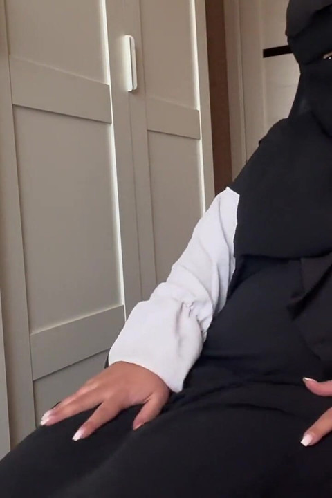 Arab MILF Gives Instructions in Wet Pantyhose