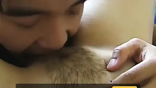 Kısa sarışın saçlı Lexi kamerada boşalıyor!