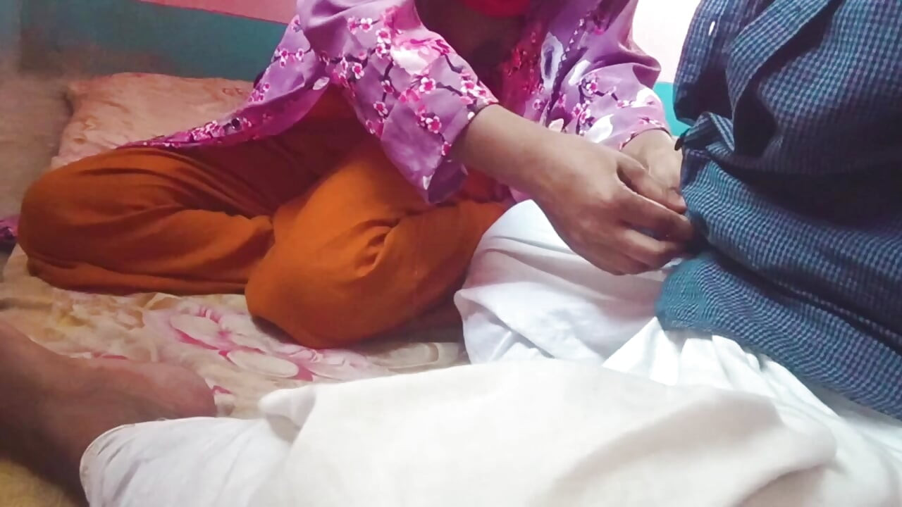Viral sexy video of a Bangladeshi maternal step uncle and step niece.