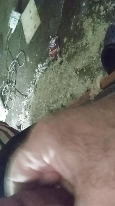 DIRTY OLD MALE HAIRY STRONG WITH PENIS MACRO VERY THICK MILK