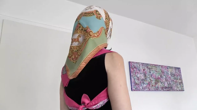 Beautiful Silk Headscarf Fashion Show Clip