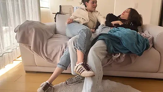 Istri saya ingat cara melakukan seks lesbian romantis