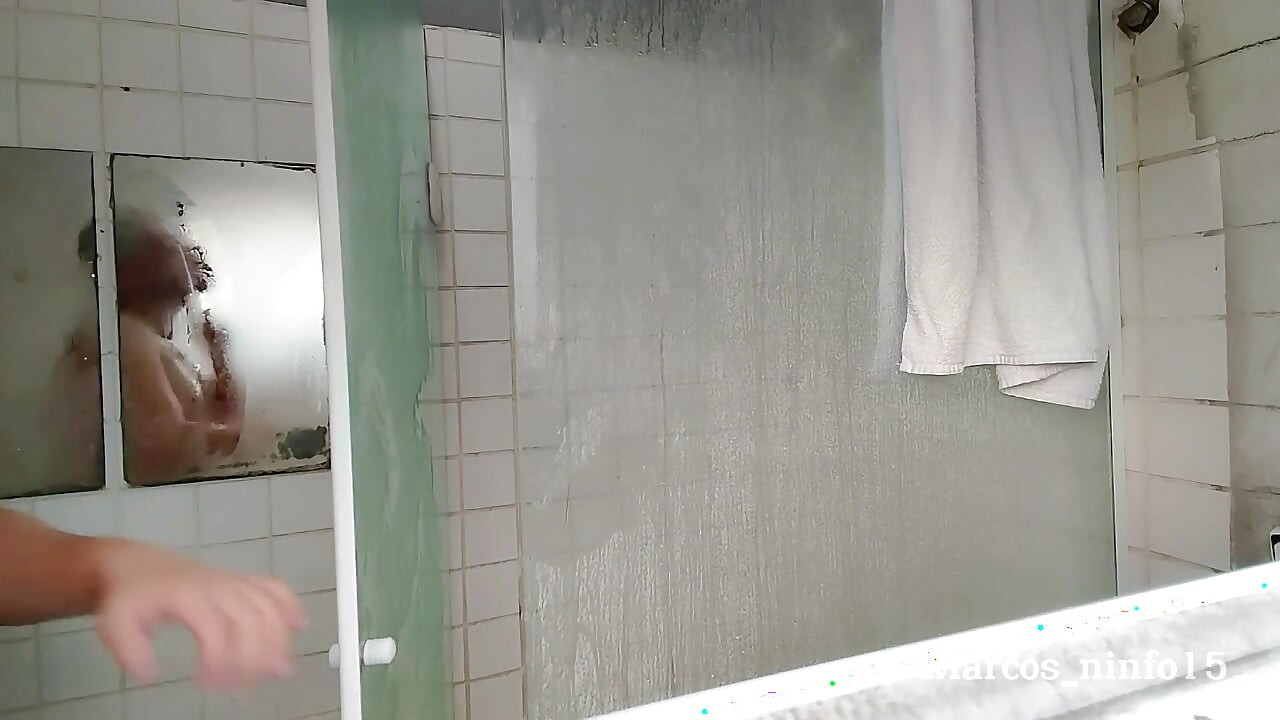 ฉันเดินทางไปเมืองหลวงและพักในโรงแรม 2 ดาว! ตอนกลางคืนฉันอาบน้ําในโรงแรมที่แย่ที่สุด