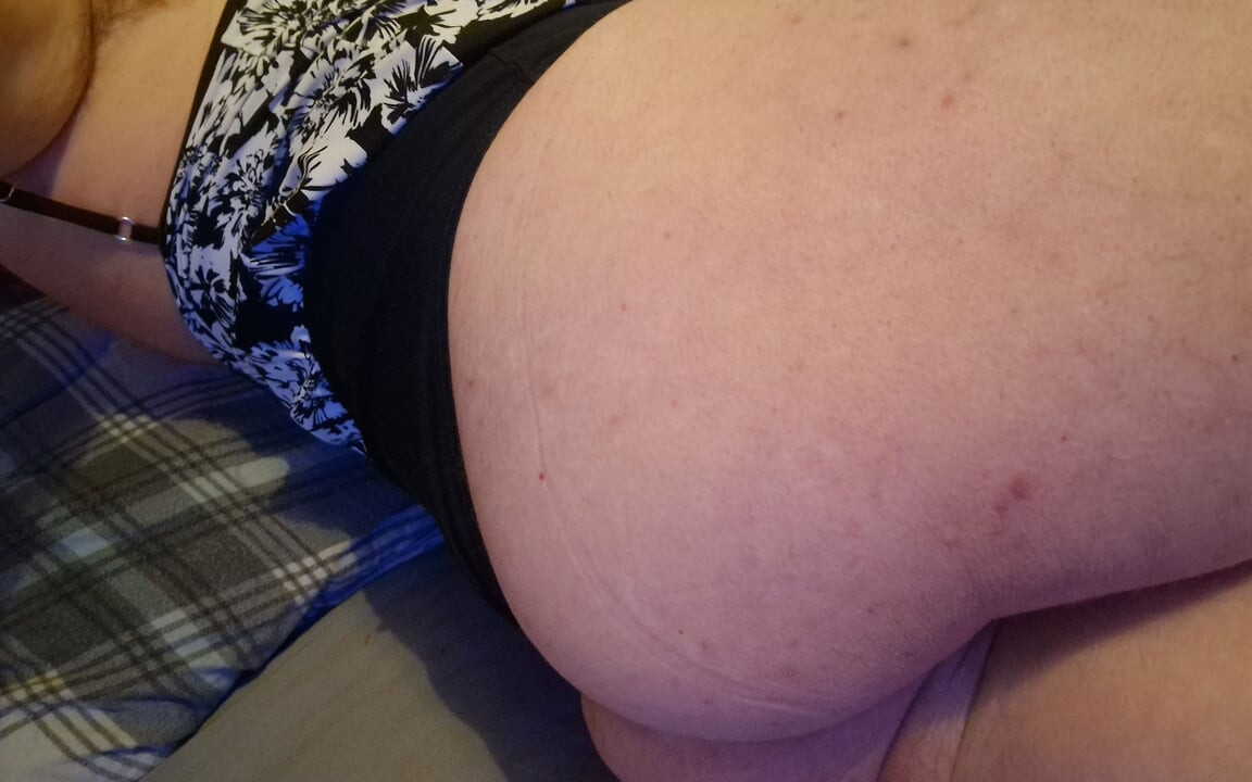 น้องสาวเซ็กซี่สวมชุดว่ายน้ํา