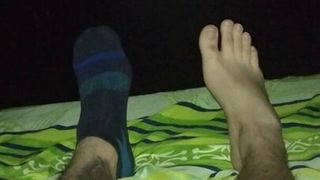 Big feet barefoot