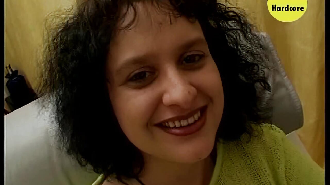 Behaarte schlampige MILF gefickt