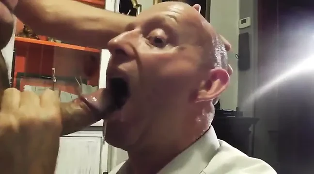 Nachbar saugt gerne