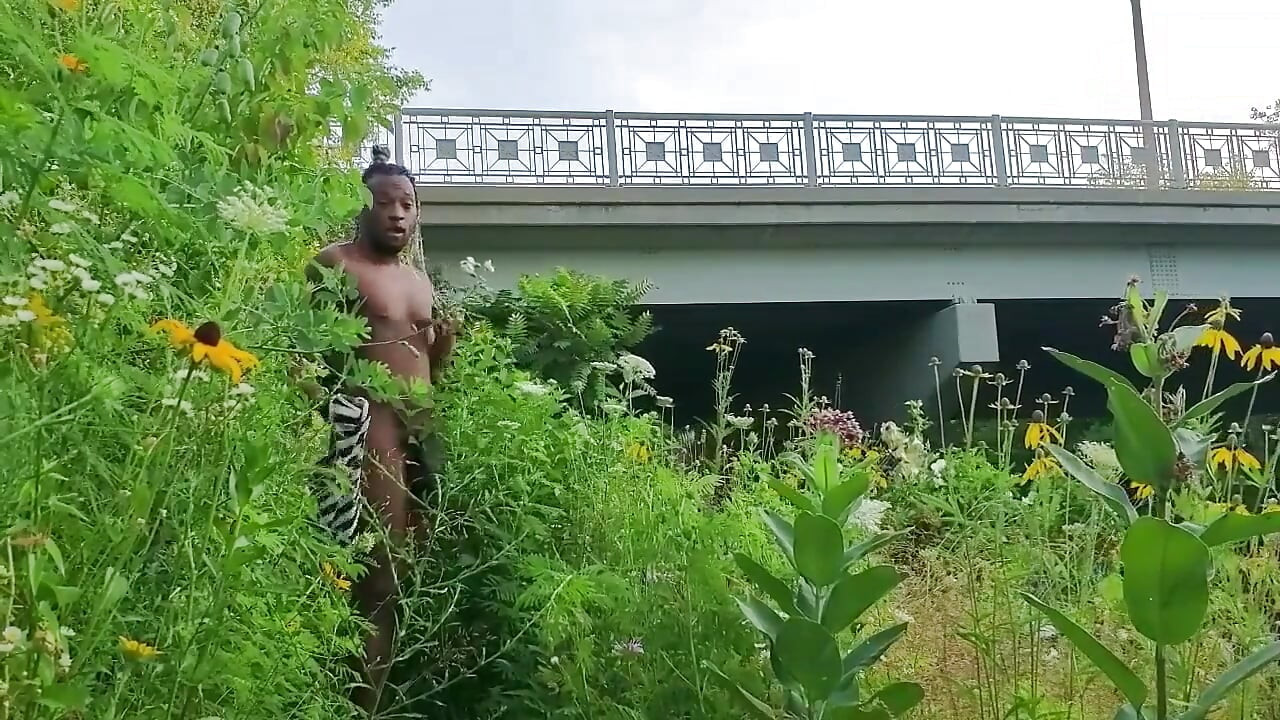 Caught Naked in Public!! Kennie Jai Jerks for All to See!!