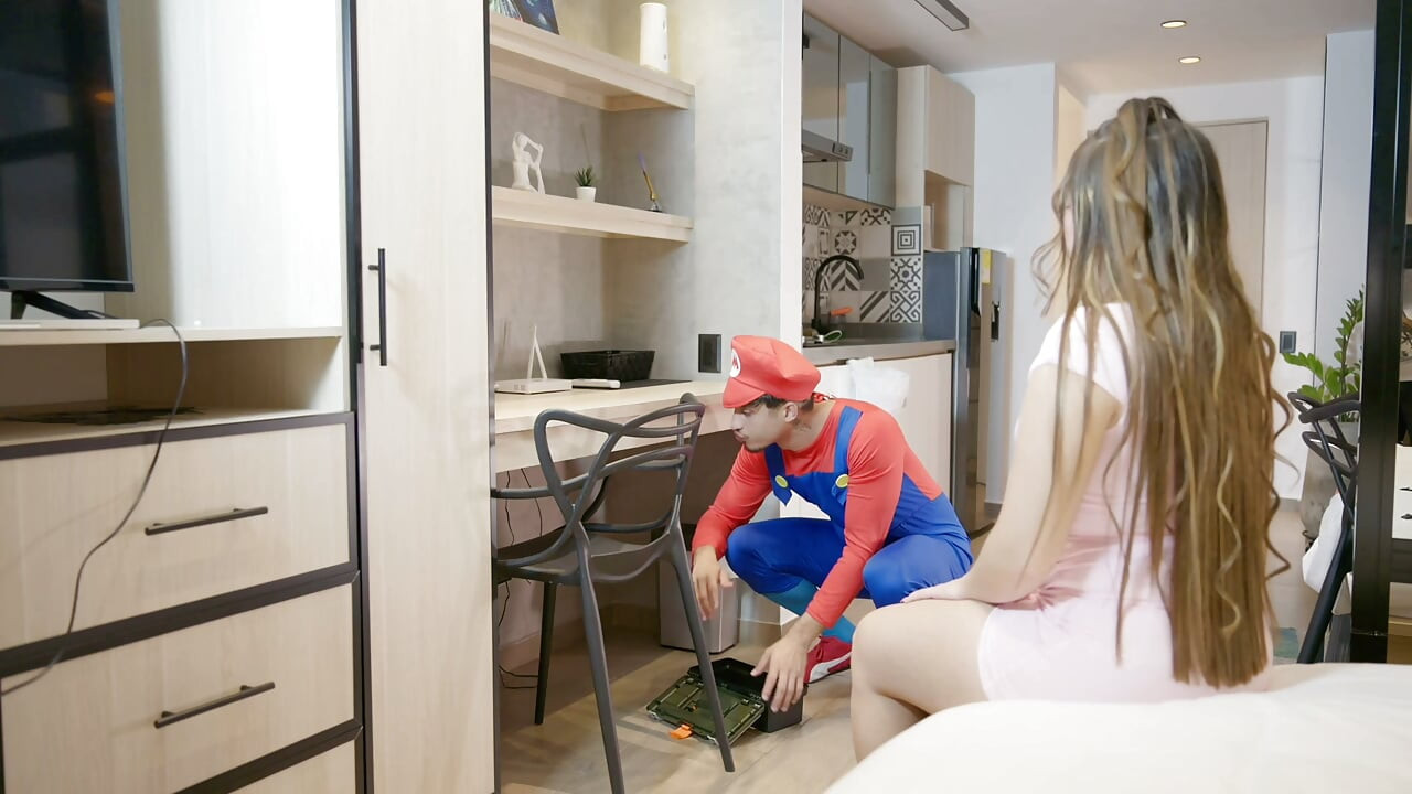 Plumber Mario Uses His Cock To Fuck Burning Pussy