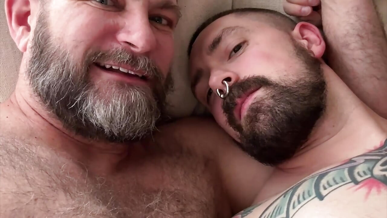 Two Horny Men meet up in a hotel room