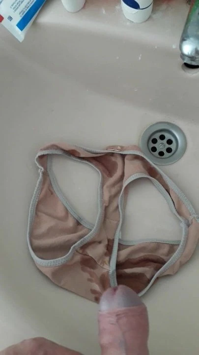 Pissing on my sister in law panty