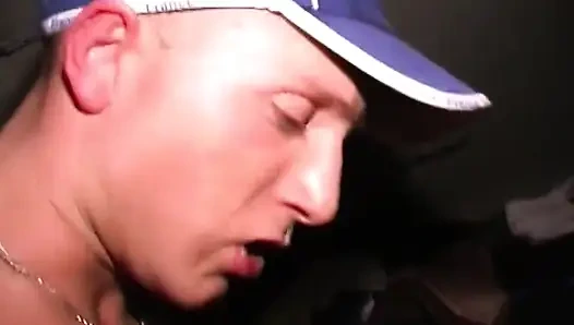 Olgun esmerin vahşi araba üçlü seksi ve damlayan dölleme