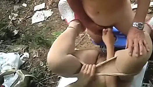 Bareback Outdoor Quickie With Asian Girl